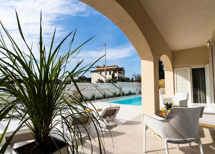 빌라 Ostone 풀라