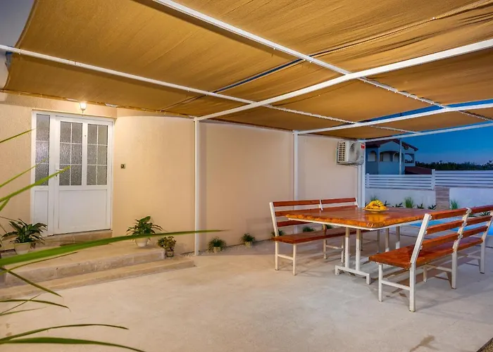 Ostone 빌라 풀라